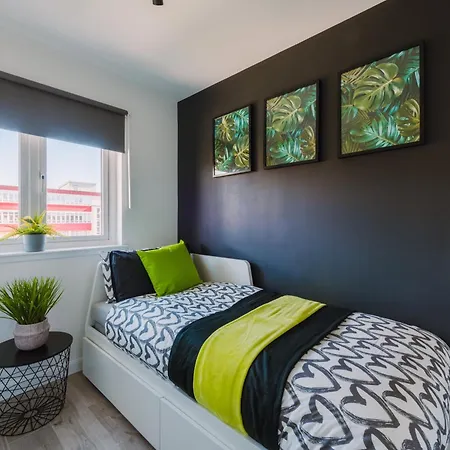 Emirates Aparthouse شقة