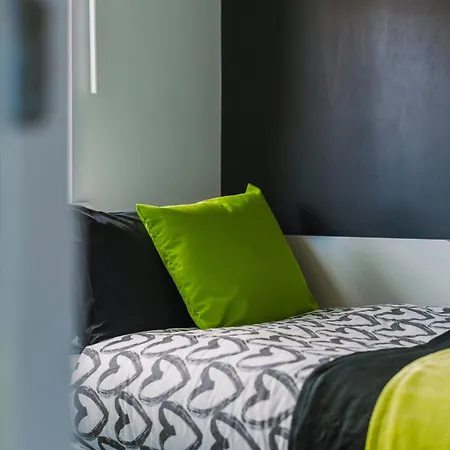 شقة Emirates Aparthouse