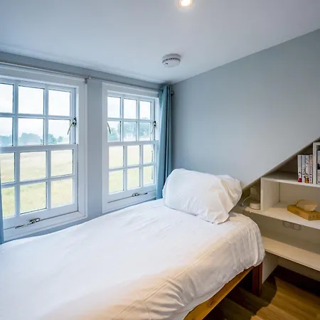 Holiday home Pass The Keys 1 Bedroom Studio With A Cosy Indoor Log Fire