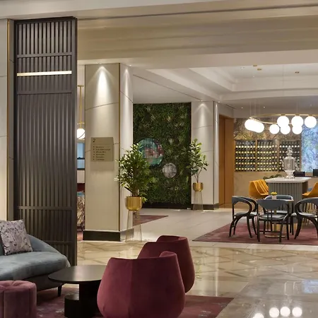 Ξενοδοχείο Hilton 4*