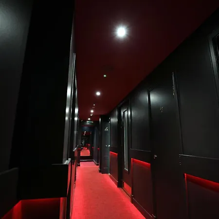 Revolver Hotel