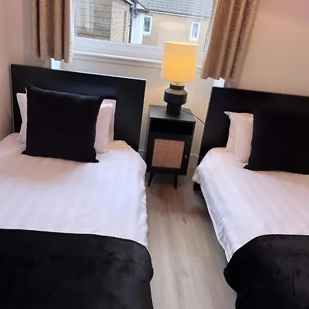 Апартаменты 3 Bedroom House Near Centre Sleeps 7 Глазго