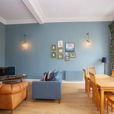 Daire Bright Spacious 3 Bed Flat Glasgow