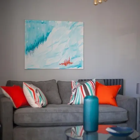 Beautiful West End Flat With Private Parking グラスゴー