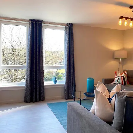 Апартаменты Beautiful West End Flat With Private Parking *