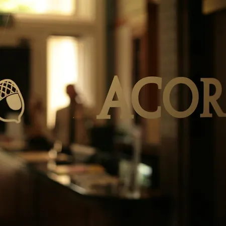 Acorn 글라스고