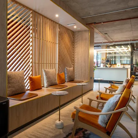 Hotel Sandman Signature