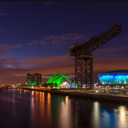 - Sleeps 2 & Freeparking During Weekend Appartamento