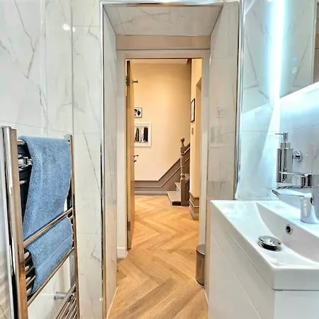 Newly Renovated Gem - Free Parking & Modern Comfort *