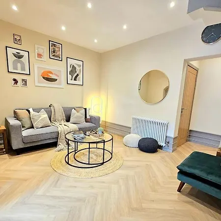 Newly Renovated Gem - Free Parking & Modern Comfort