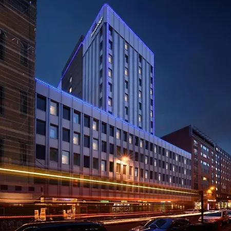 Hotell Travelodge Queen Street 3*