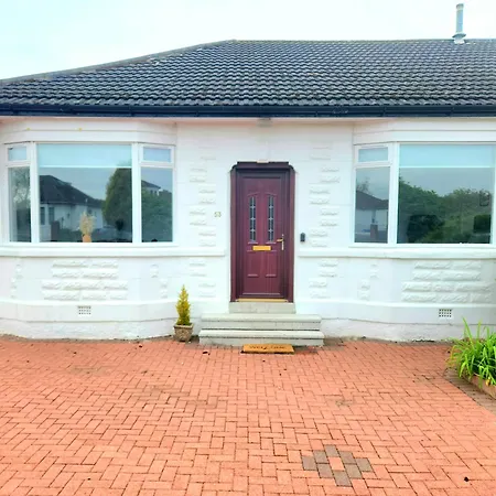 Holiday home Charming 3-bed Oasis-free Parking Glasgow