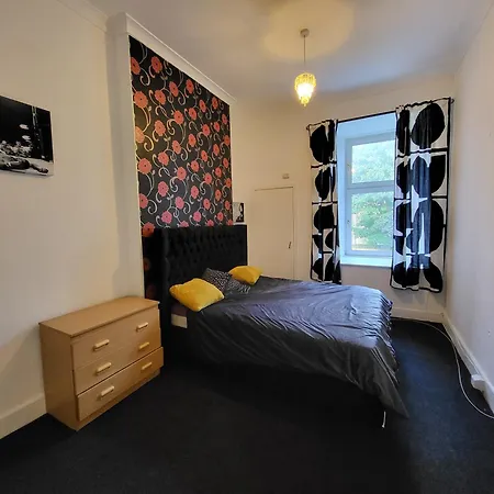 Apartment Victoria Road Glasgow