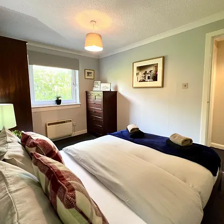 Spacious 2 Bed-flat In - Free Parking Appartement *