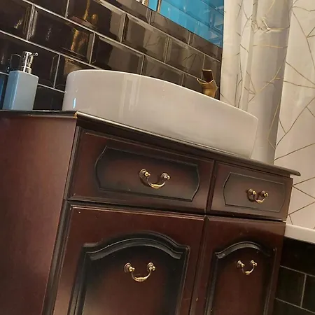 Luxurious With A Private Bathtub And Shared Toilet And Kitchen 10mins From Centre 民宿 格拉斯哥