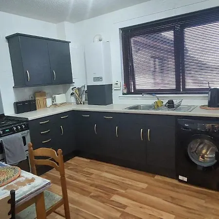 Luxurious With A Private Bathtub And Shared Toilet And Kitchen 10mins From Centre 格拉斯哥