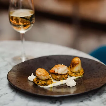 Radisson Blu Hotel, 4*