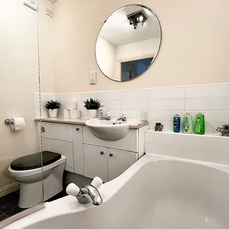 Stylish Modern Flat With Juliet Balcony & Parking 公寓 格拉斯哥