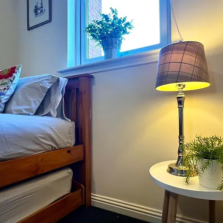 Stylish Modern Flat With Juliet Balcony & Parking 公寓 格拉斯哥