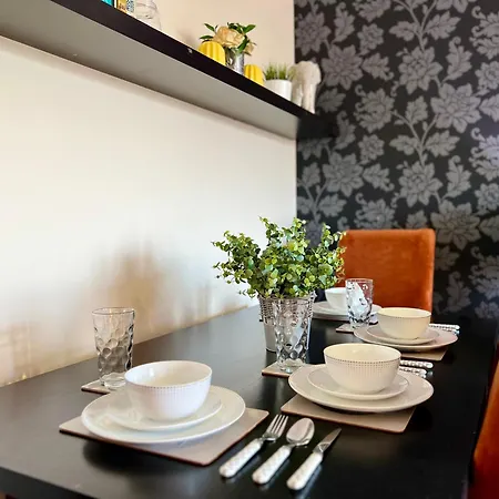 公寓 Stylish Modern Flat With Juliet Balcony & Parking *