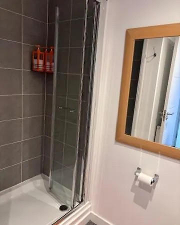 Radiant Homes 2 Bedrooms 2 Bathrooms Free Parking Apartamento *