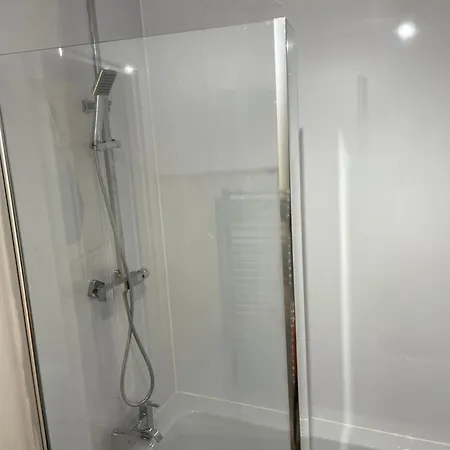 3 Bed ,2 Bedroom Near City Centre Appartement