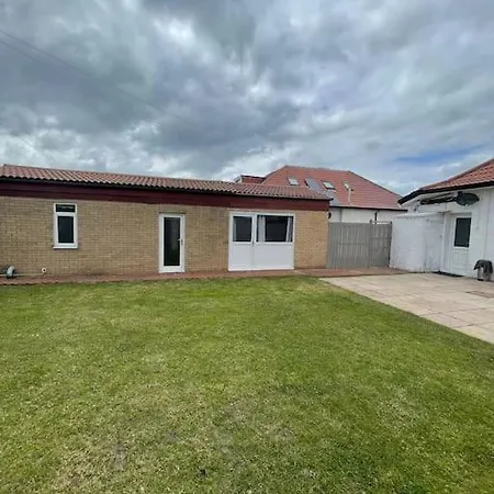 Апартаменты Entire Private 1 Bedroom - Guest In *