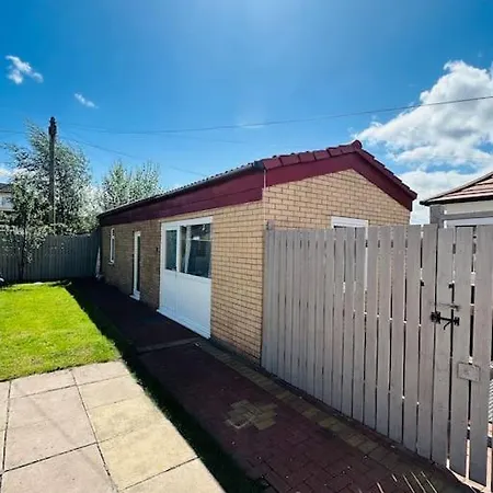 Апартаменты Entire Private 1 Bedroom - Guest In