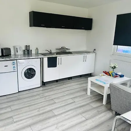 Entire Private 1 Bedroom - Guest In