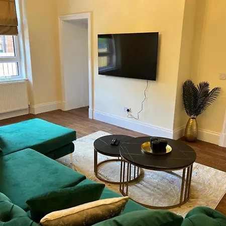 3 Bed - Sleeps 7 - Free Parking - Location *