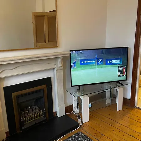 Scotstoun Appartments * גלאזגו