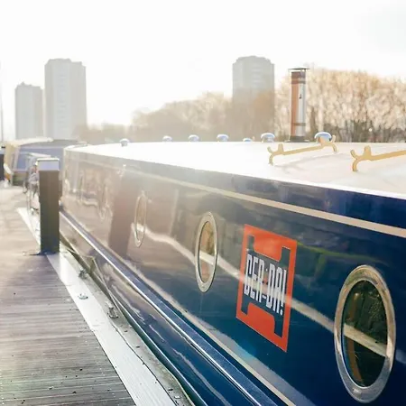 Botel Gerda - Where City Buzz Meets Canal Calm *