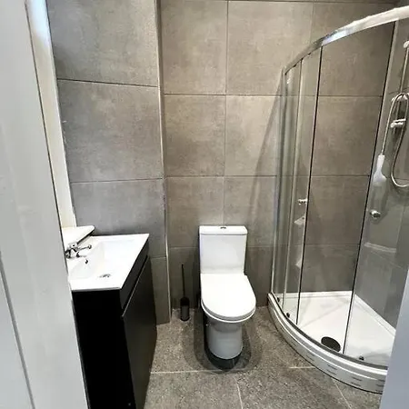 Queens Park Area, Beautiful Vibrant Ground Floor Lovely Glasgow