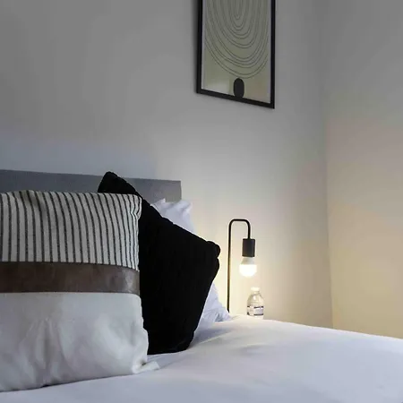 2 Bdr House By Caledonia Luxe Short Lets & Serviced Glasgow