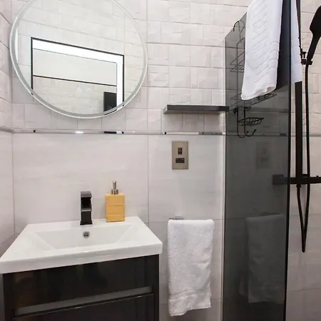 Stunning Flat In West End Location Glasgow