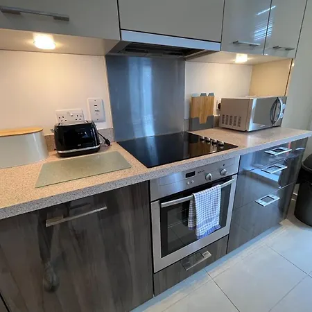 Stylish Newly Decorated 2 Bed アパート