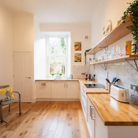 Stunning 3 Bed Flat In The Heart Of The West End Hébergement de vacances *