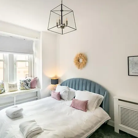 Boutique West End - 'the Nook' * Glasgow