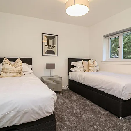 Wyndford Riverside House * Glasgow