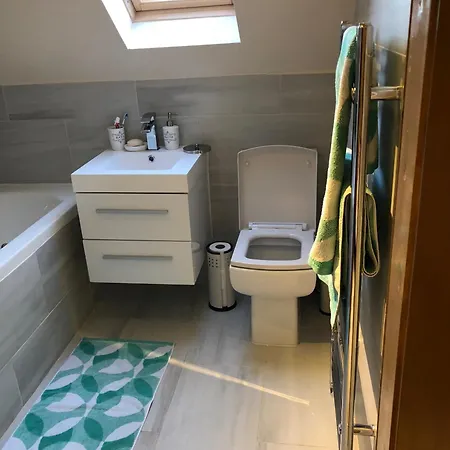 בית נופש 2-bed Sleeps 4 10 Mins To Centre *