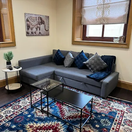 2-bed Sleeps 4 10 Mins To Centre גלאזגו