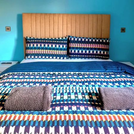 Prázdninový dům Cosy 4 Bedroom In - Free Parking