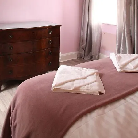 Charlotte Service Aparments Apartment Glasgow