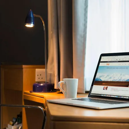 Holiday Express - - City Ctr Riverside By Ihg Hotel 3*