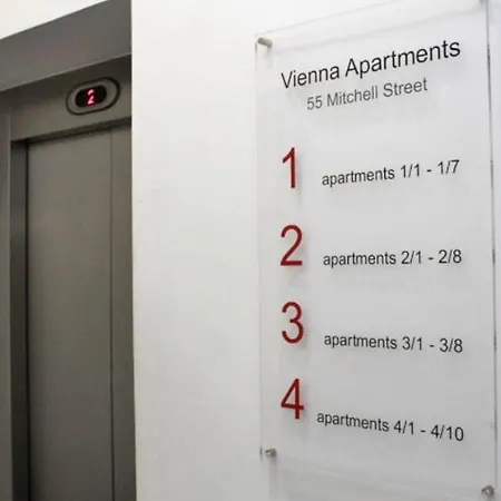 Exceptional And Spacious Flat Next To Station Apartment *