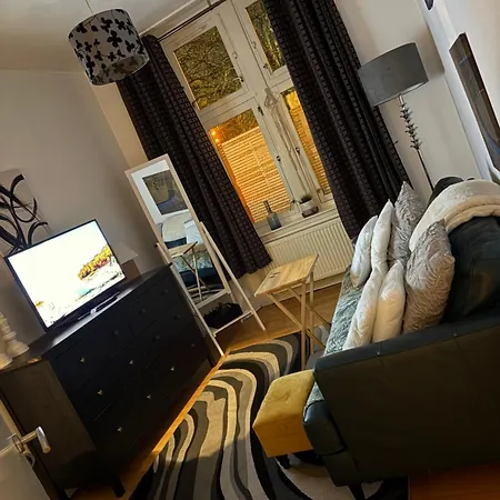 Traditional Tenement Excellent Location Lejlighed *