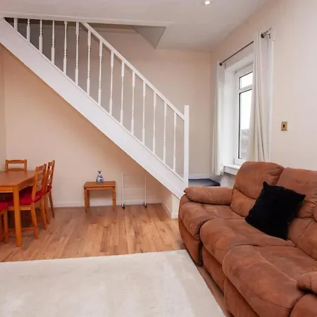 Апартаменты 3 Bed Flat With Parking