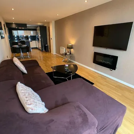 2bd Near Hydro Secc Centre Great Location Appartement