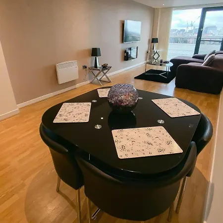 Appartement 2bd Near Hydro Secc Centre Great Location *
