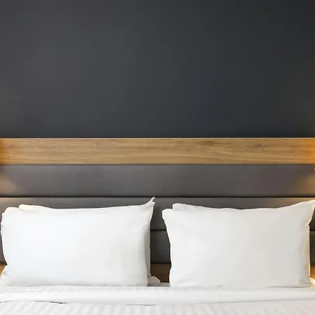 Moxy Merchant Hotel